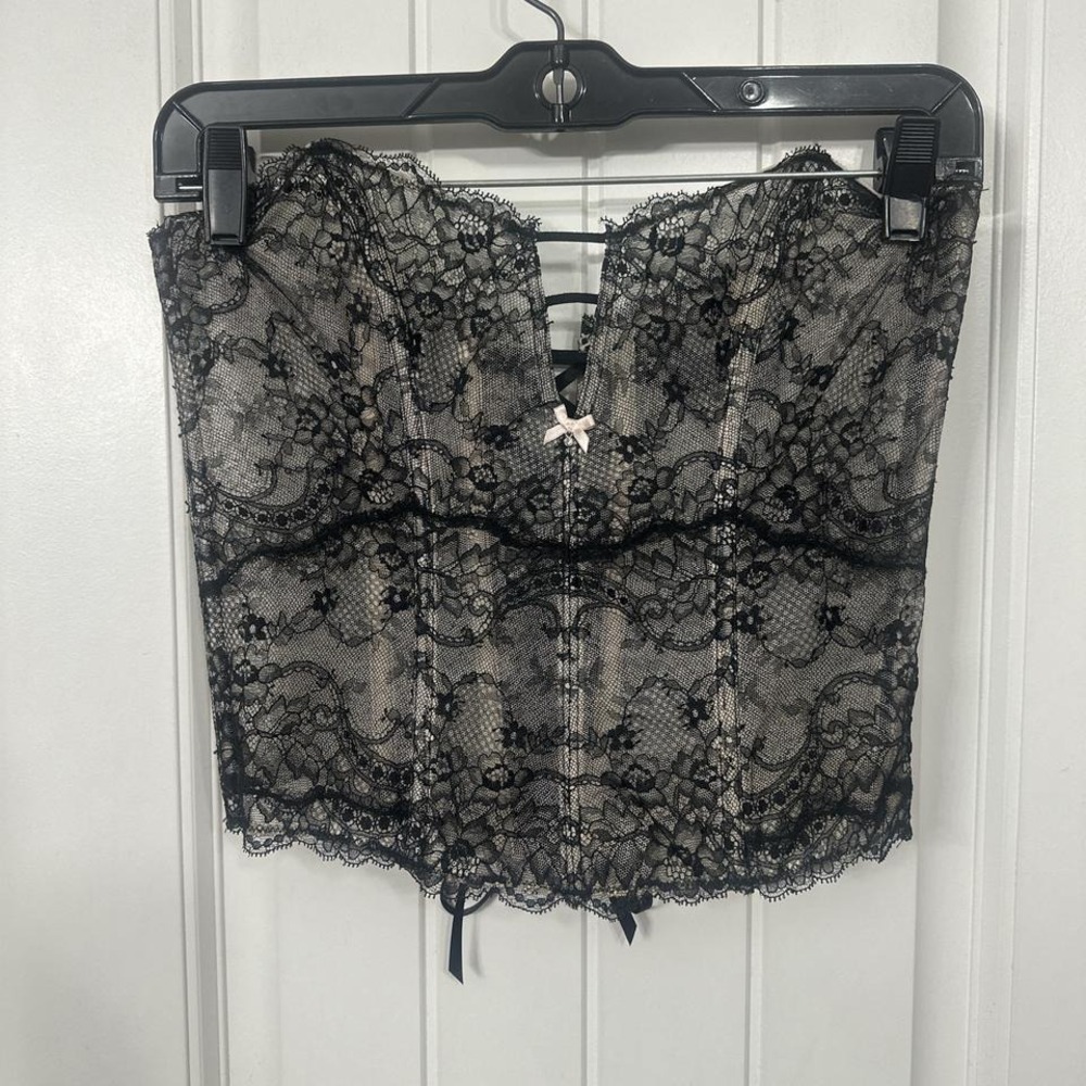 Black lace sheer boned Victoria's Secret corset with a tiny pink bow. Small